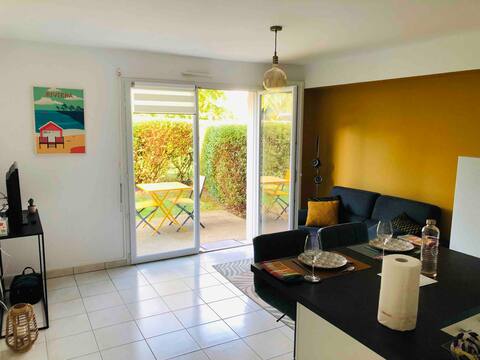 Top performing Airbnb: Apartment with a garden close to the beaches. in Fouesnant