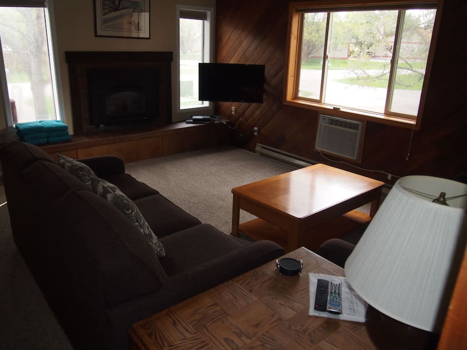 Flat screen TV and Fireplace in the Living Room
