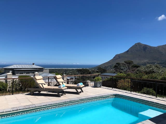 Noordhoek – Entertaining on Emerald with Sea Views gallery image 4