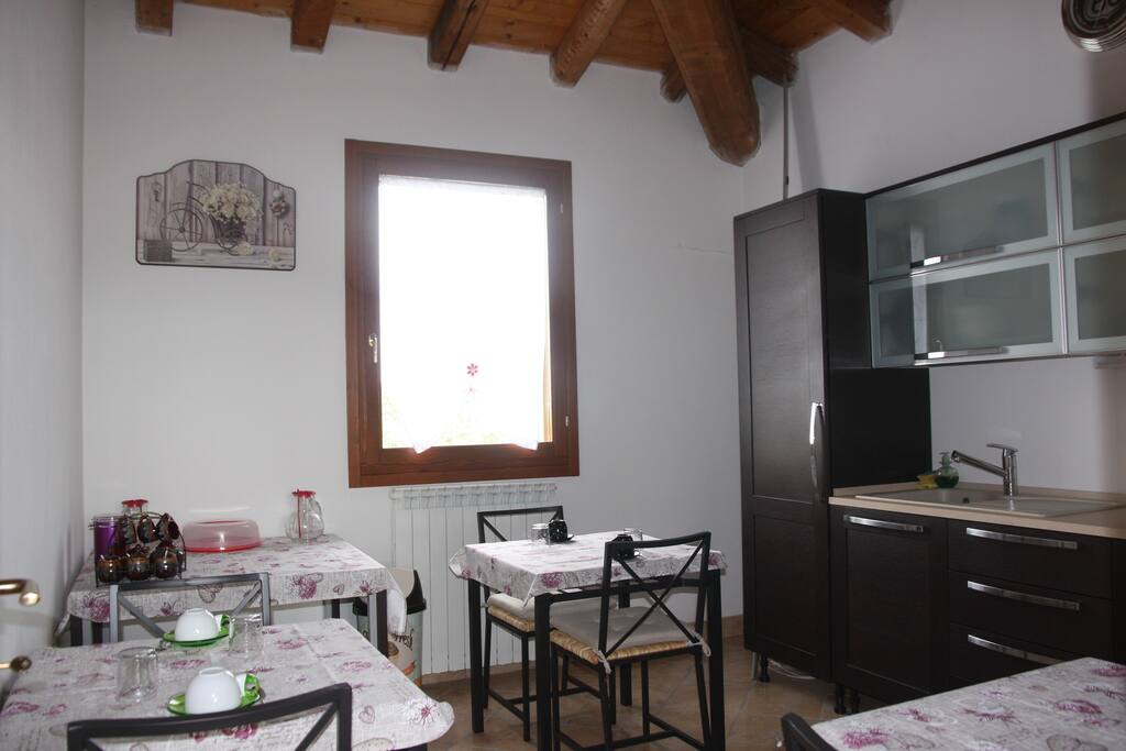 Zona Colazione/Cucina
