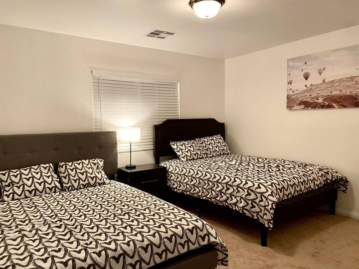 3-stöckiges modernes Einfamilienhaus mit Billardtisch - Airbnb