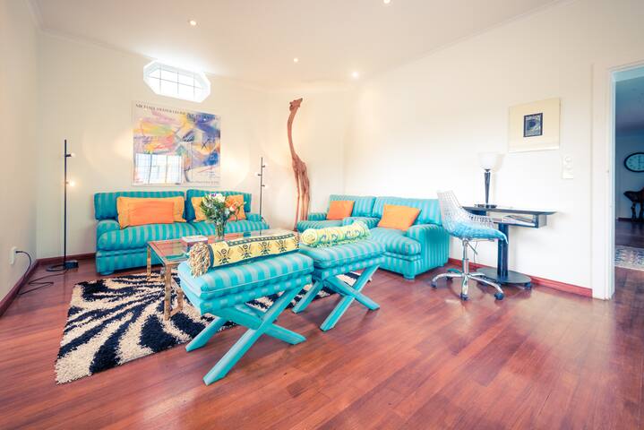 Striking Sea Point 3 Bedroom Garden Suite gallery image 5