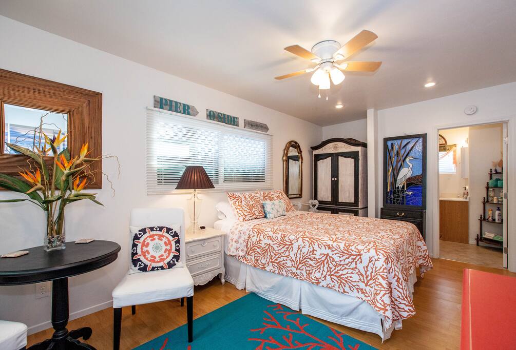 A look at where you will be staying, this is the inside of studio.