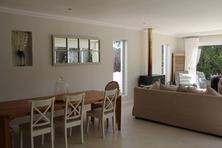 Oakhurst Place gallery image 4