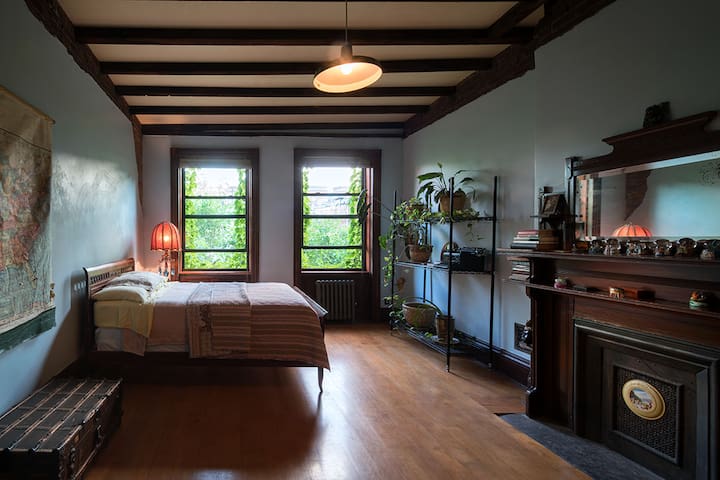 The Cozy Cole room at Harlem Townhouse