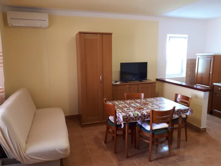 Dining room, Surface: 12 m²