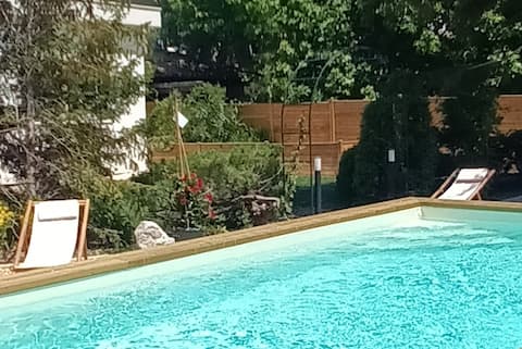 House with pool and hot tub near Saint-Rémy
