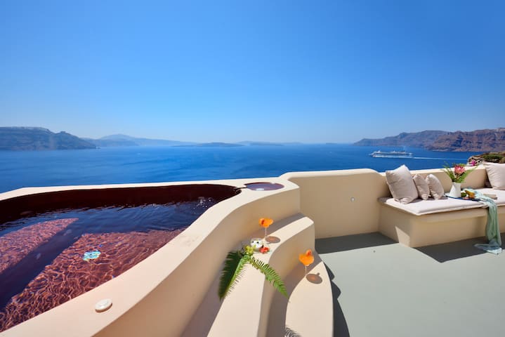Archon Villa by K&K (outdoor jacuzzi) gallery image 2