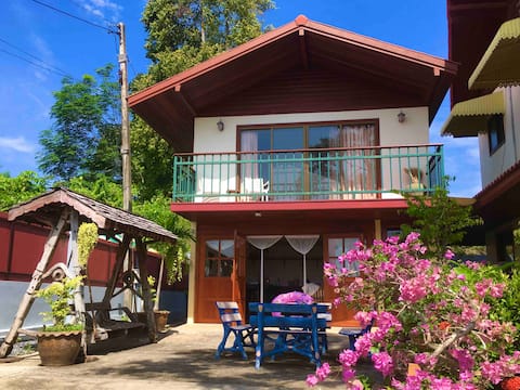 Two Floor Sea View Cottage with Garden and Pool