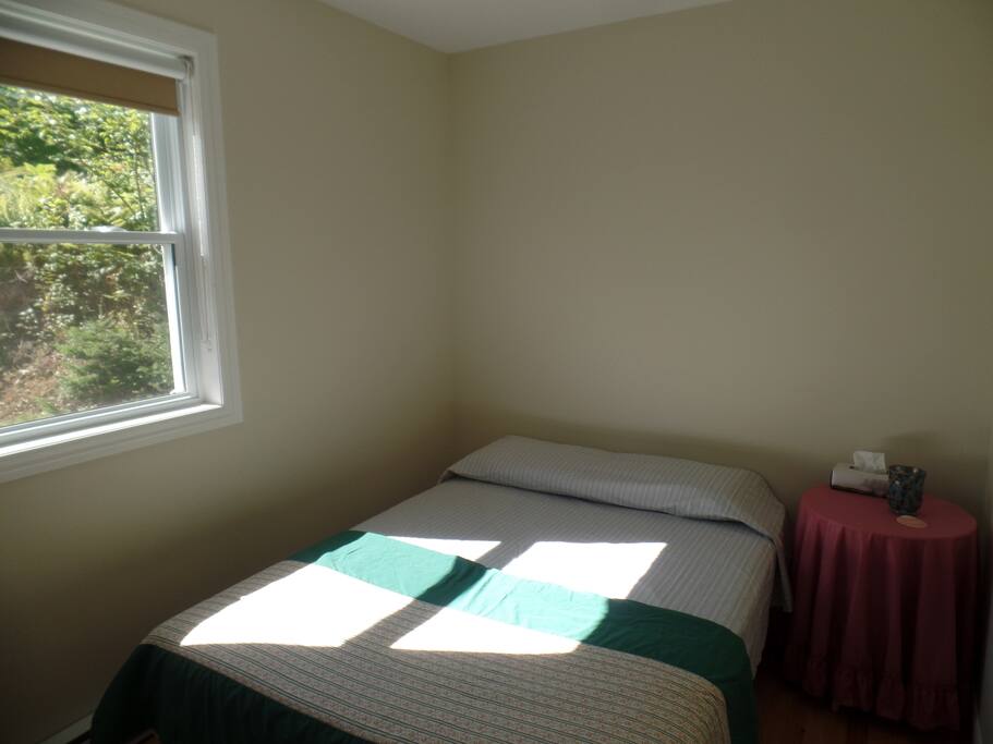 Full size bed