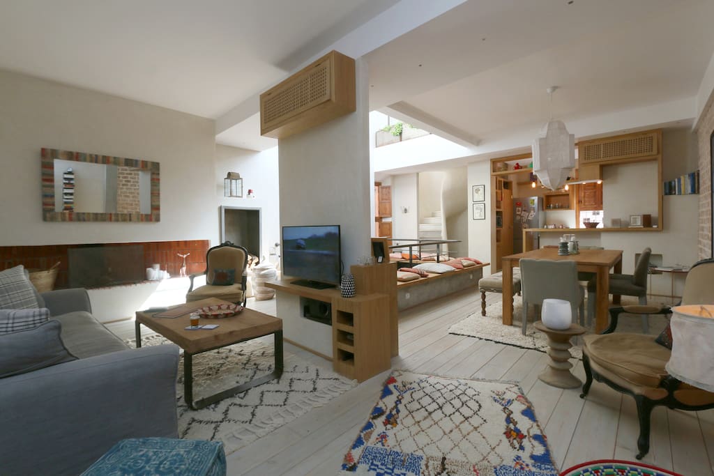 Open plan living area by day