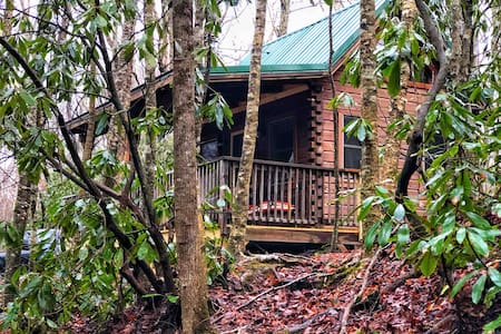 Creekside Cabin ---Peaceful & Private