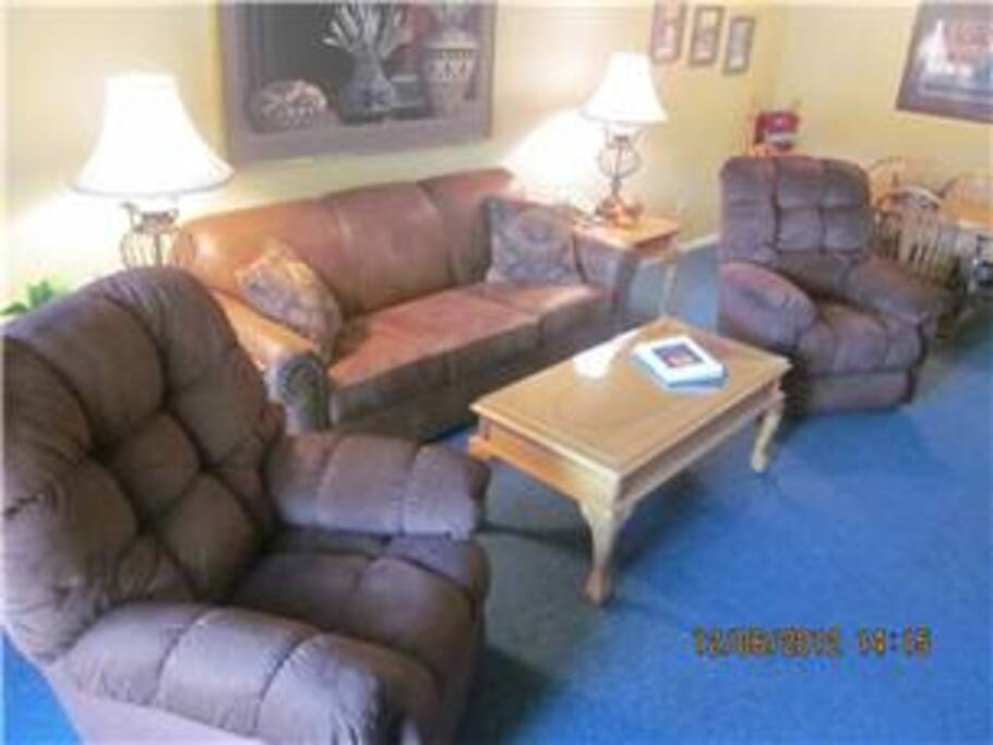 Newer sleep sofa and recliners