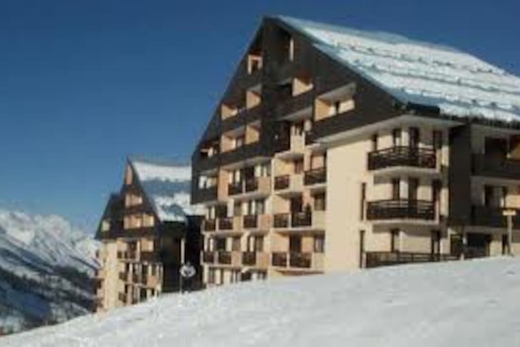 La résidence, skis aux pieds