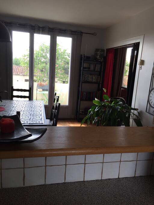 Cuisine ouverte sur salle à manger