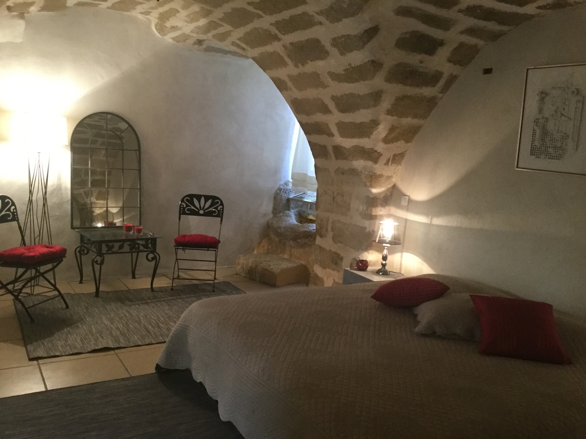 Chambre 5 (semi-enterrée)