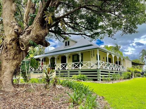 Grand Old Lady Attic/Historic secluded getaway