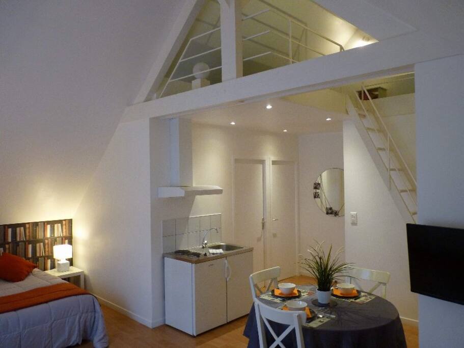 kitchenette, frigo