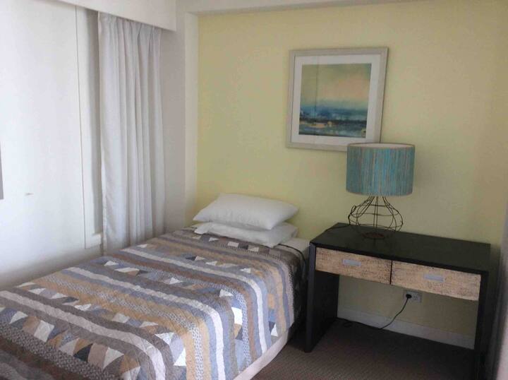 Cama individual tamaño king y escritorio