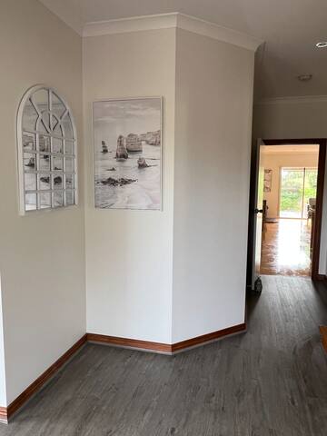 Banksia Port Campbell gallery image 5