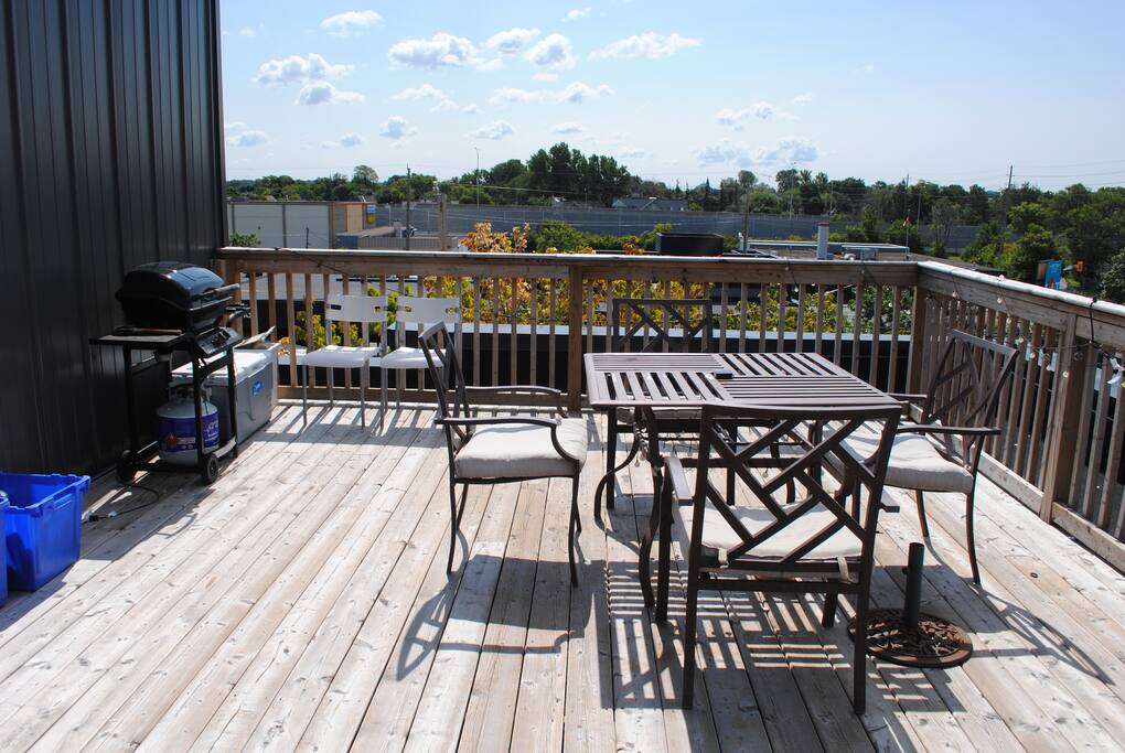 Awesome rooftop patio