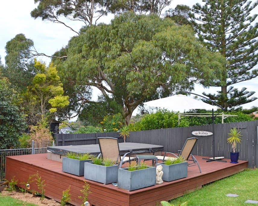 Oversized spa and sunbathing deck