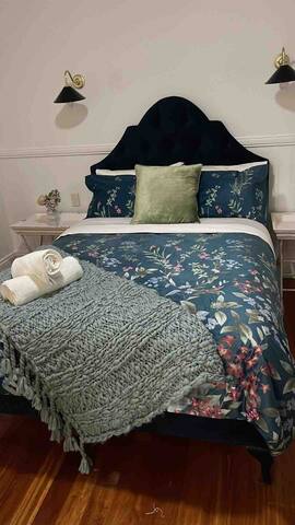 Historic Queenslander with views to the ocean gallery image 3