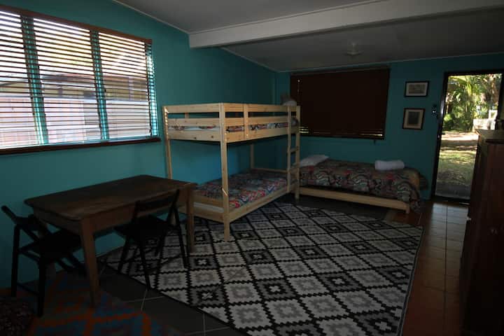 Двуетажна стая