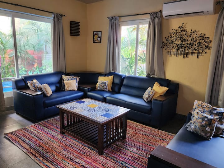 Living room image 1