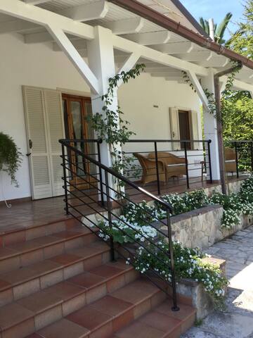 VILLA WITH POOL ARADEO 10 KM FROM GALLIPOLI gallery image 3