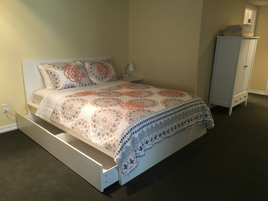2nd queen bed with storage drawers