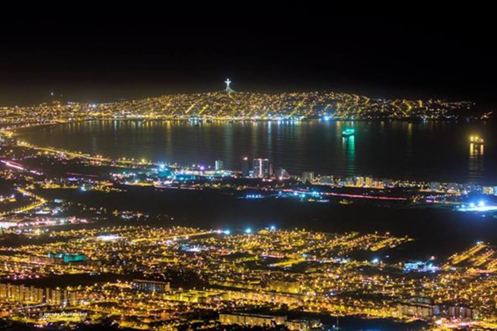 LA VISTA DE NOCHE