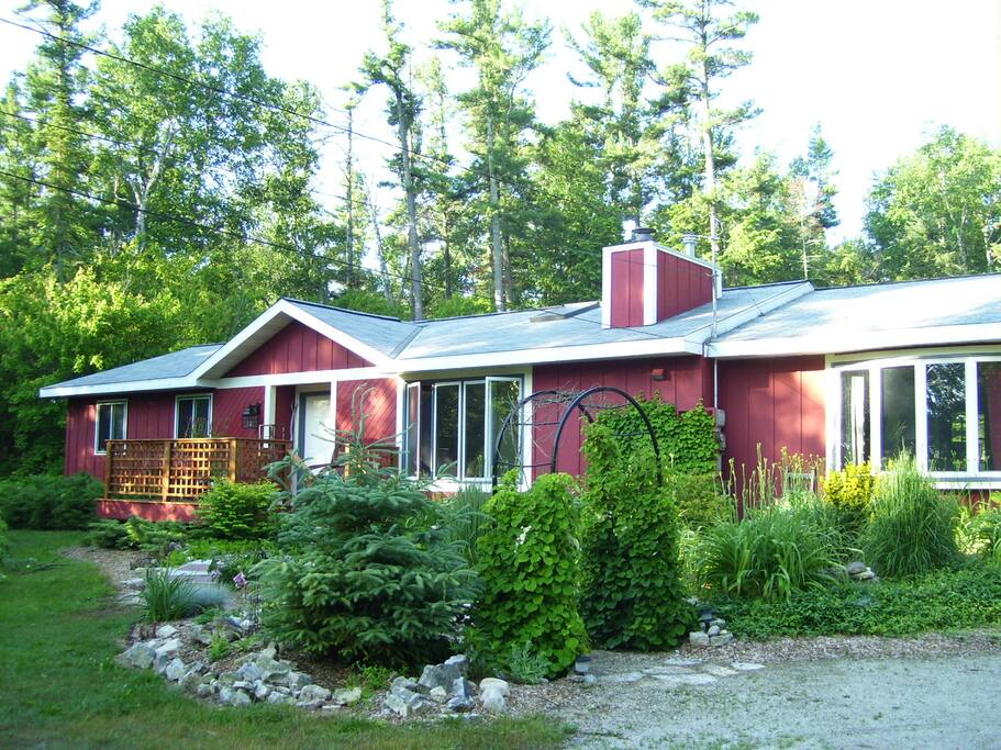 This is the whole property. The guesthouse is the bay windows on the far right.