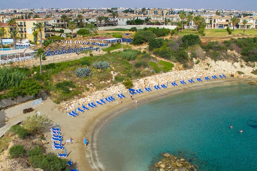Malama Beach 5 minutes walk