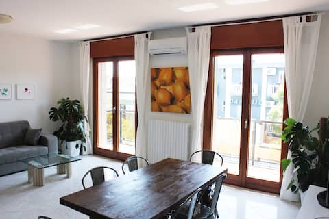 Newly renovated apartment 150m from the beach