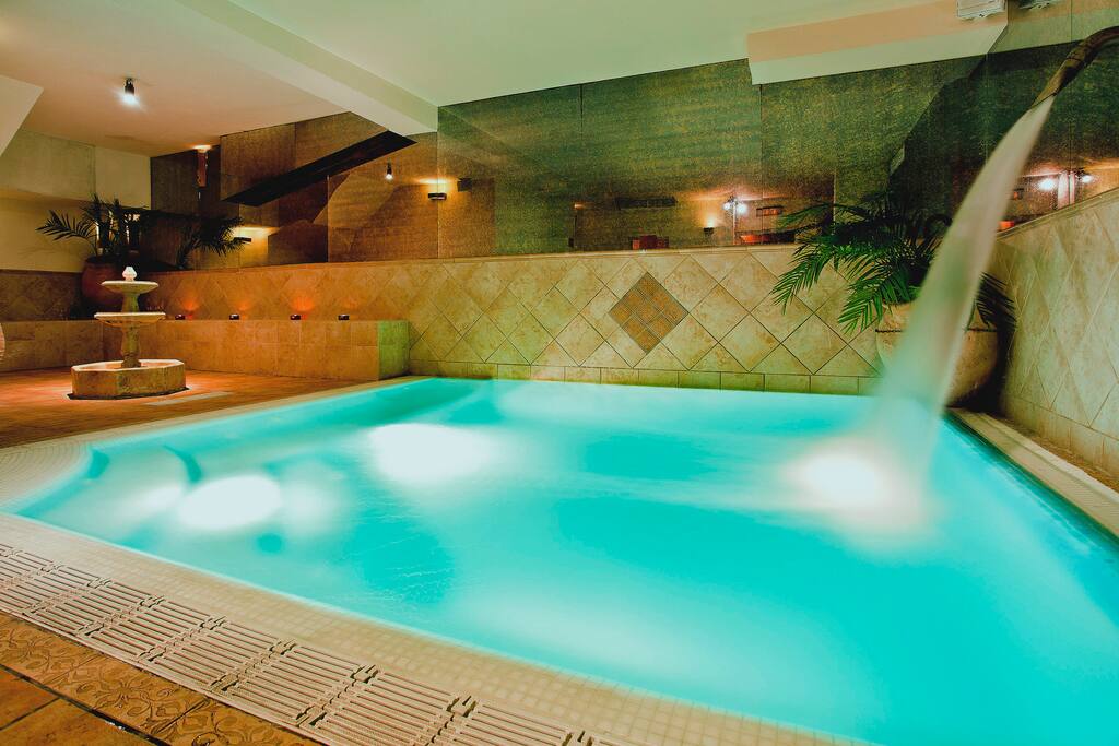 JACUZZI