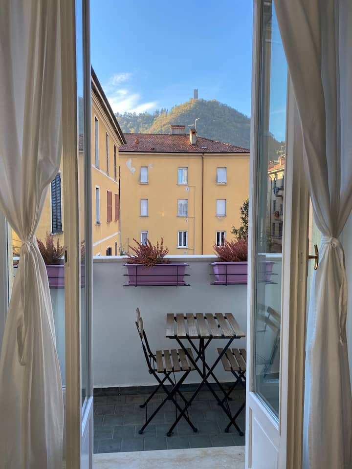 Sunny Apartment Como 15m Walking From The Lake - Como