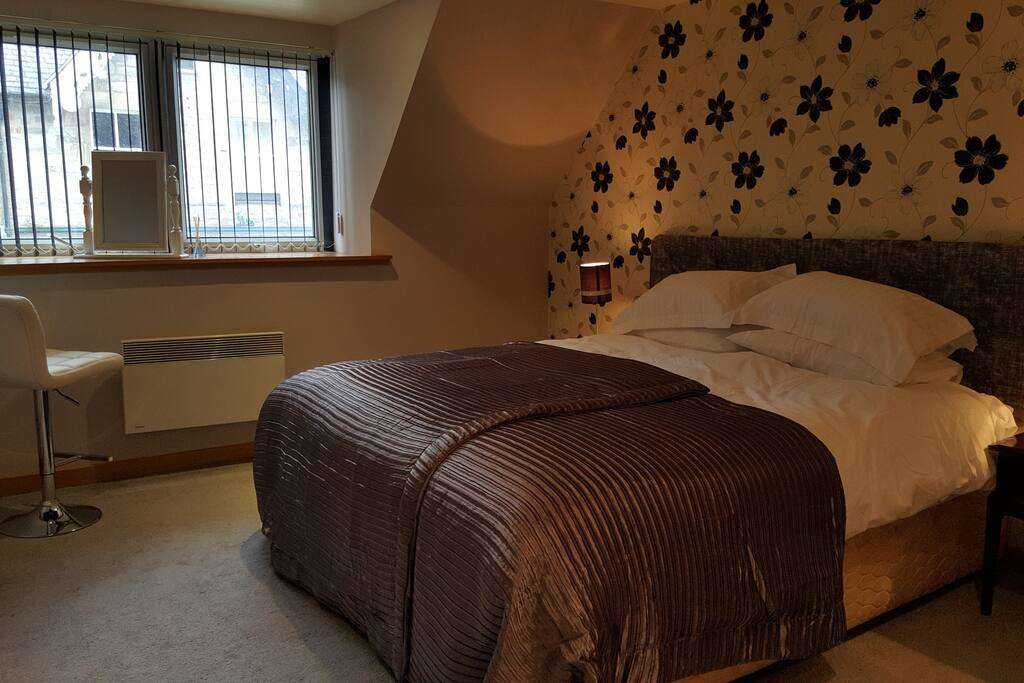 Master's quarters .. ensuite of course!