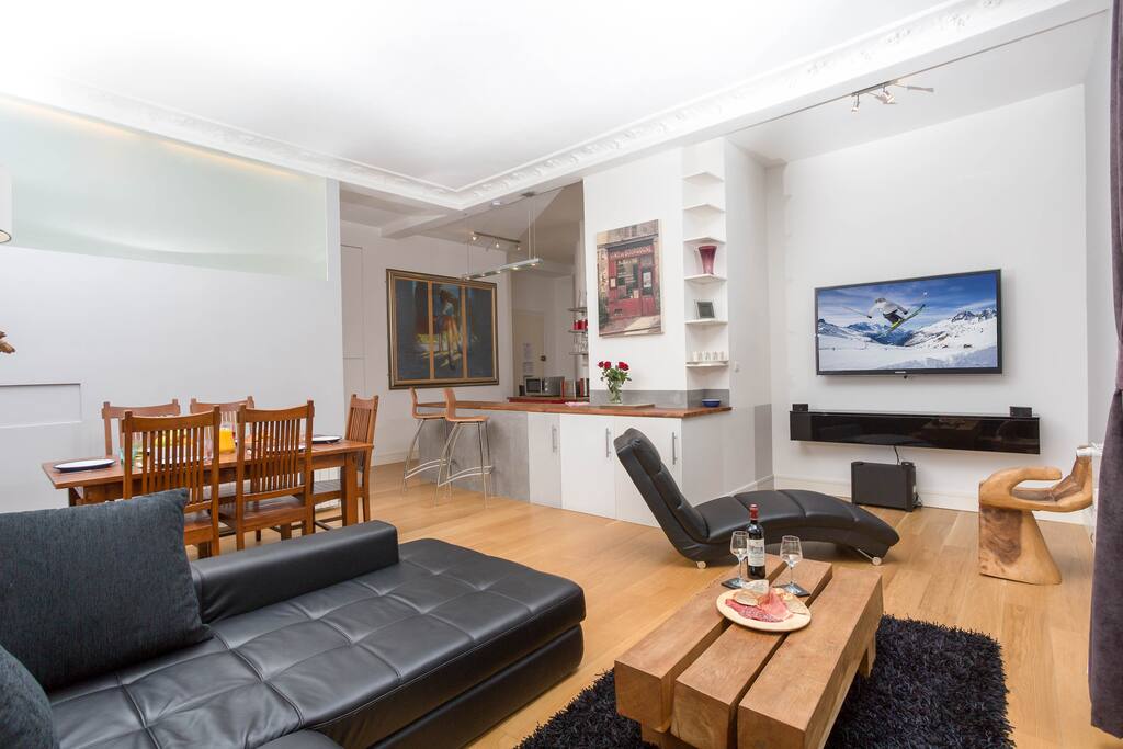 Open plan lounge and dining space