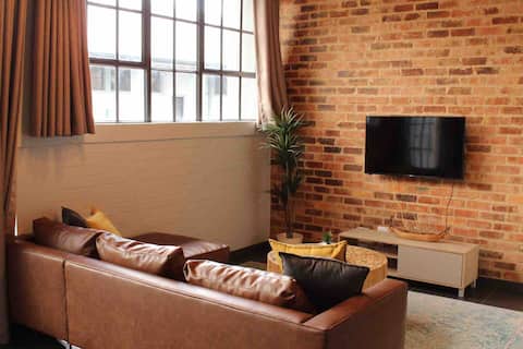 Trendy Johannesburg Loft (WiFi and Netflix)