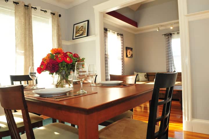 Airy, Sunny, CLEAN 2 BR in Waltham- 15 min BOS