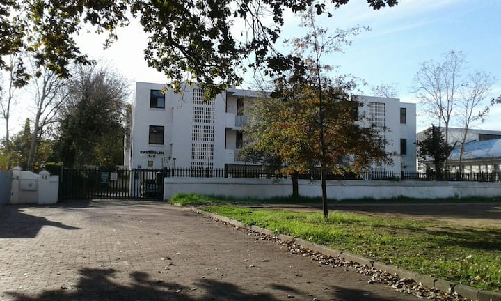 1 Or 2 Bedroom Apartment Near Town Centre - Stellenbosch