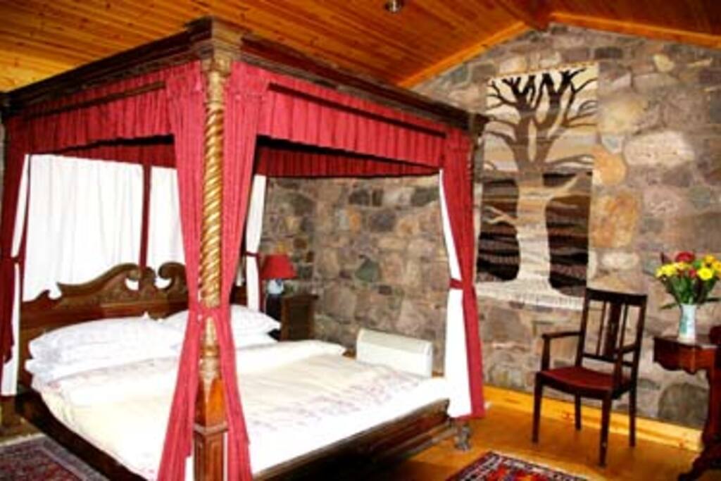Four poster bed