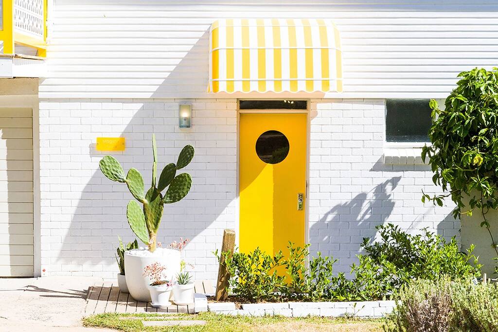 Magson Manor: Palm Springs perched above Sydney's Northern Beaches