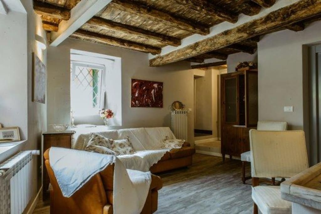 Ingresso - Soggiorno ad uso comune con cucina