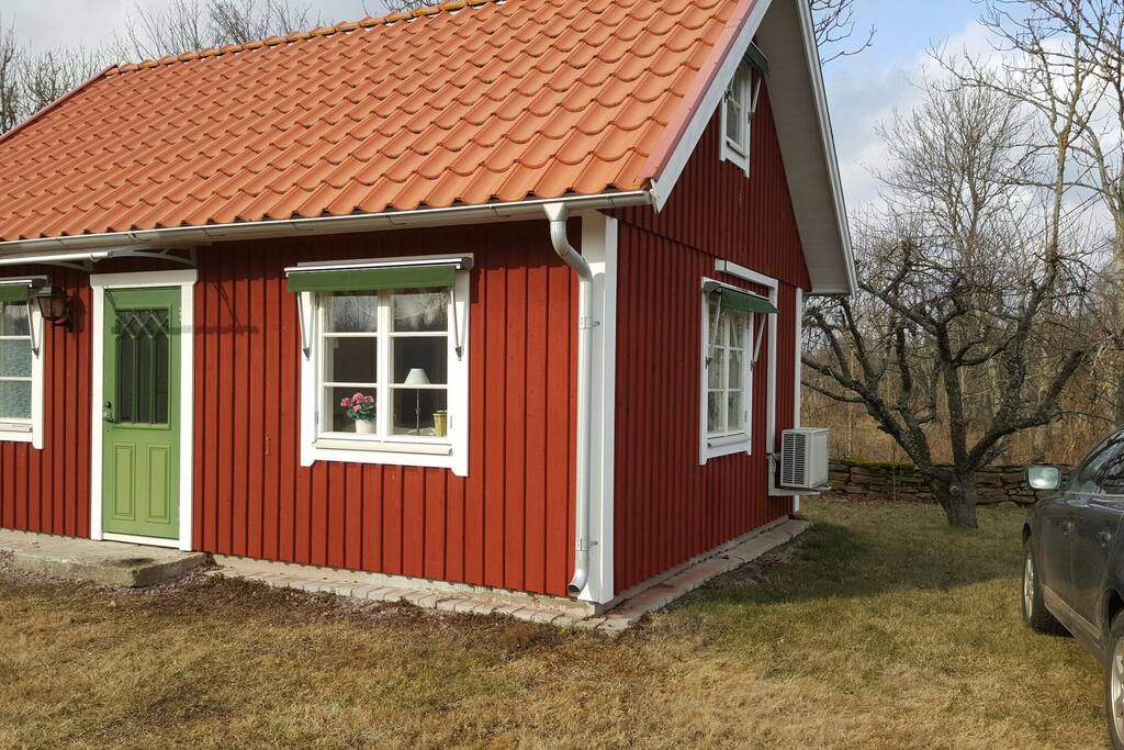 Air conditioned and apple tree nearby