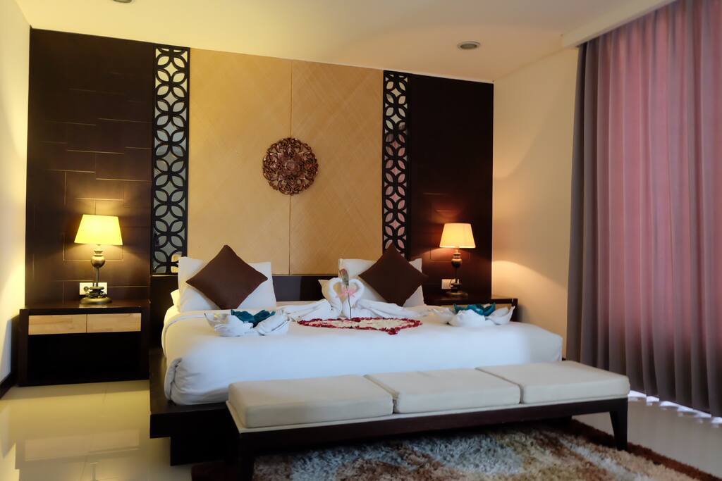 Master bedroom house 25
