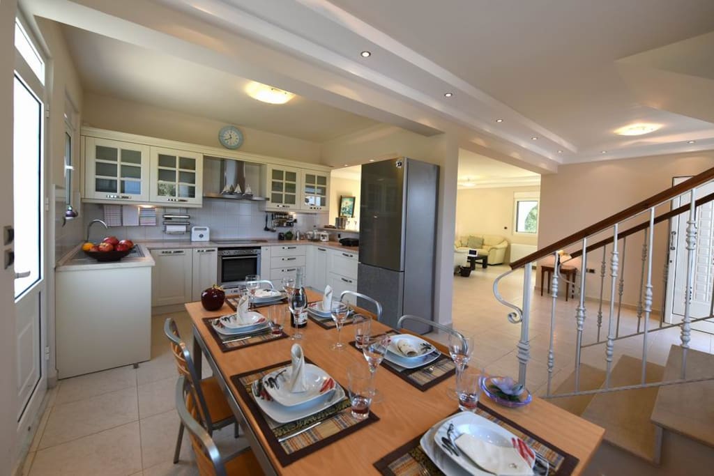 kitchen & dining area