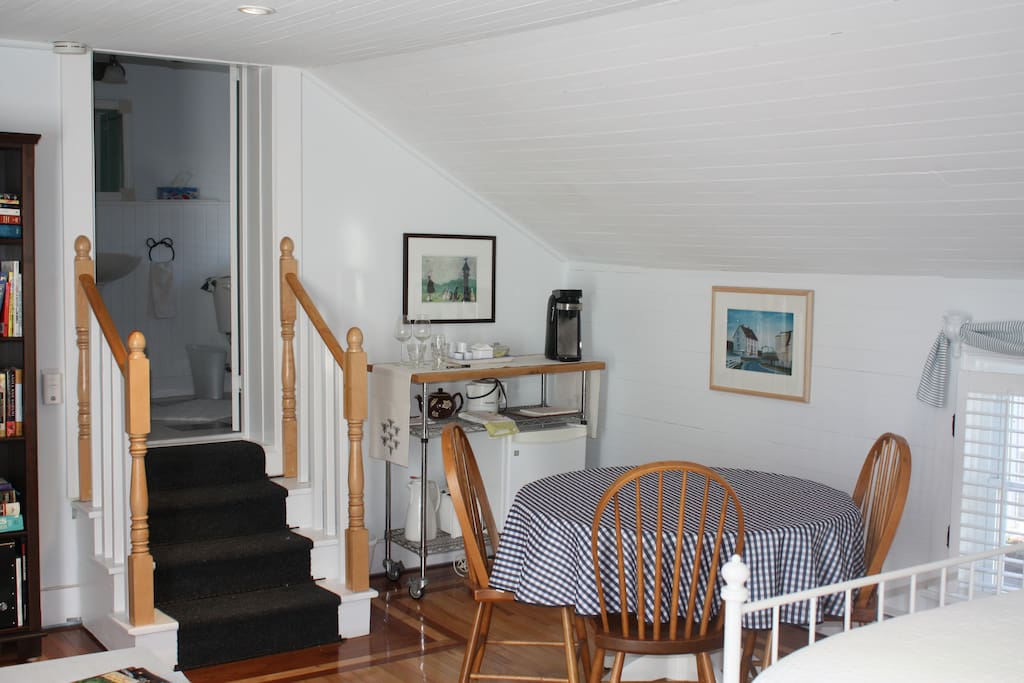 In room coffee, bar fridge, eating area