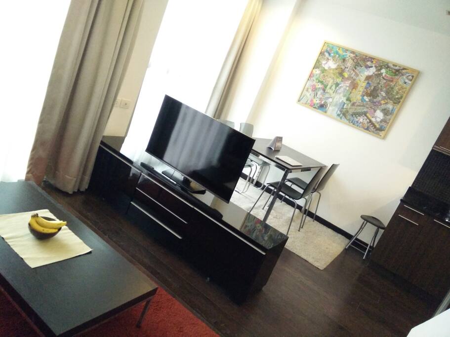 Living Room (1st Floor)